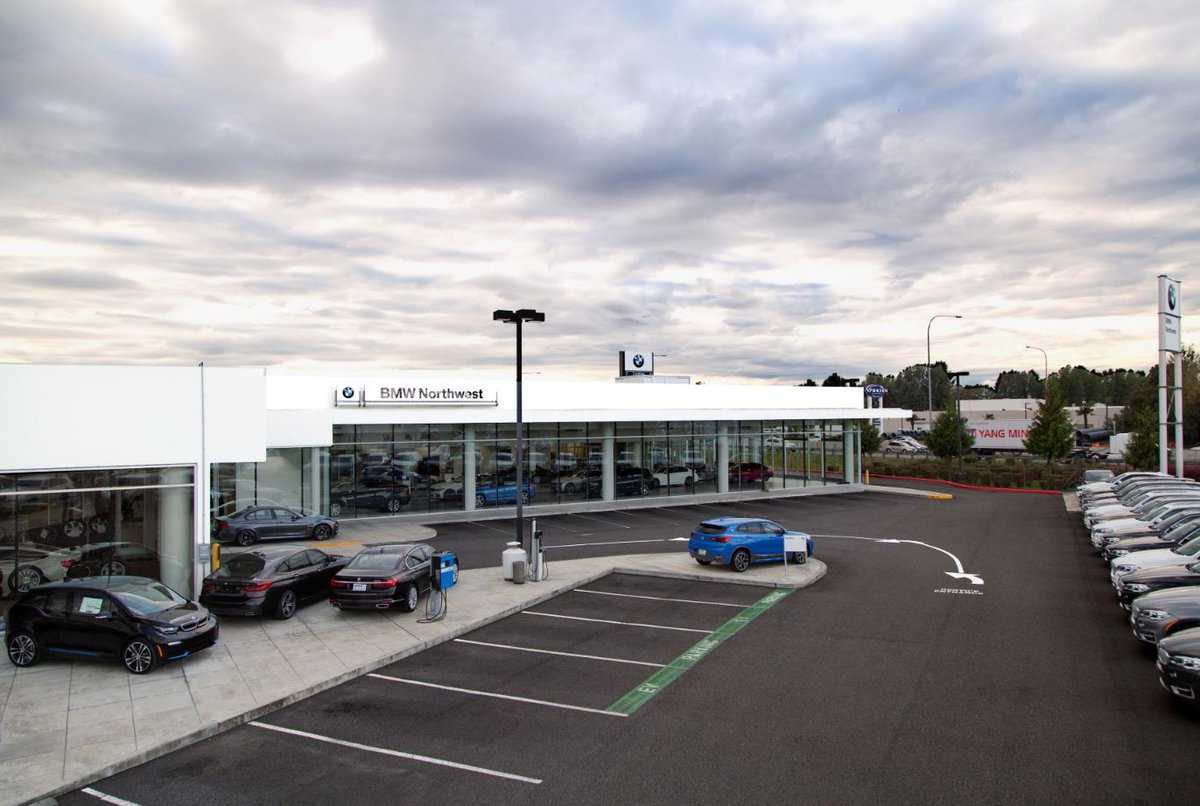 Happy Sunday! Our dealership will be closing at 3:30 pm today. We will be back to normal hours starting tomorrow. Thank you and stay cool! 😃