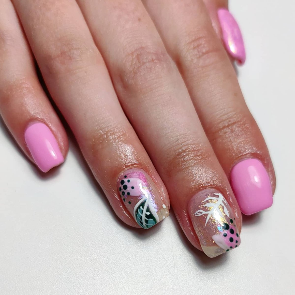NailchemyUK's tweet photo. Holiday vibes all round🌴 by @madicured_ 

Using all nailchemy gels
#nailprep #gelpolish #palmtrees #holidaynails #summernails #summervibes #pinknails #brightnails #nailart #handpaintednailart #shortnails #naturalnails https://t.co/lWQ5OjchBn