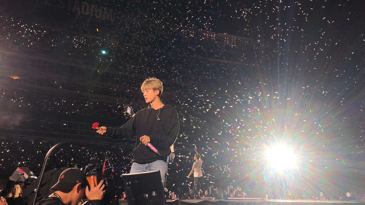 btsconcerthrs's tweet photo. https://t.co/xsaG58zxe8