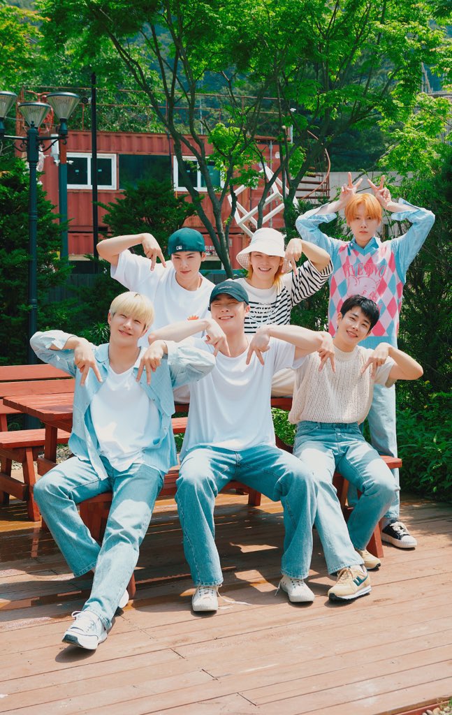 btob__1016's tweet photo. 後悔のないように！！全力で応援します！！うりASTROファイティン！
 #ASTRO_SWITCH_ON #아스트로 #After_Midnight #SWITCH_ON https://t.co/Z6b951xgk6
