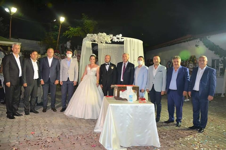 57Sindef's tweet photo. Erfelek Belediye Başkanımız Mehmet Uzun'un kıymetli kızının düğün merasimine katıldık. Allah mutluluklarını daim etsin.
Hasan DALKIRAN
#Sindef Genel Başkanı https://t.co/SvlerYI7bf