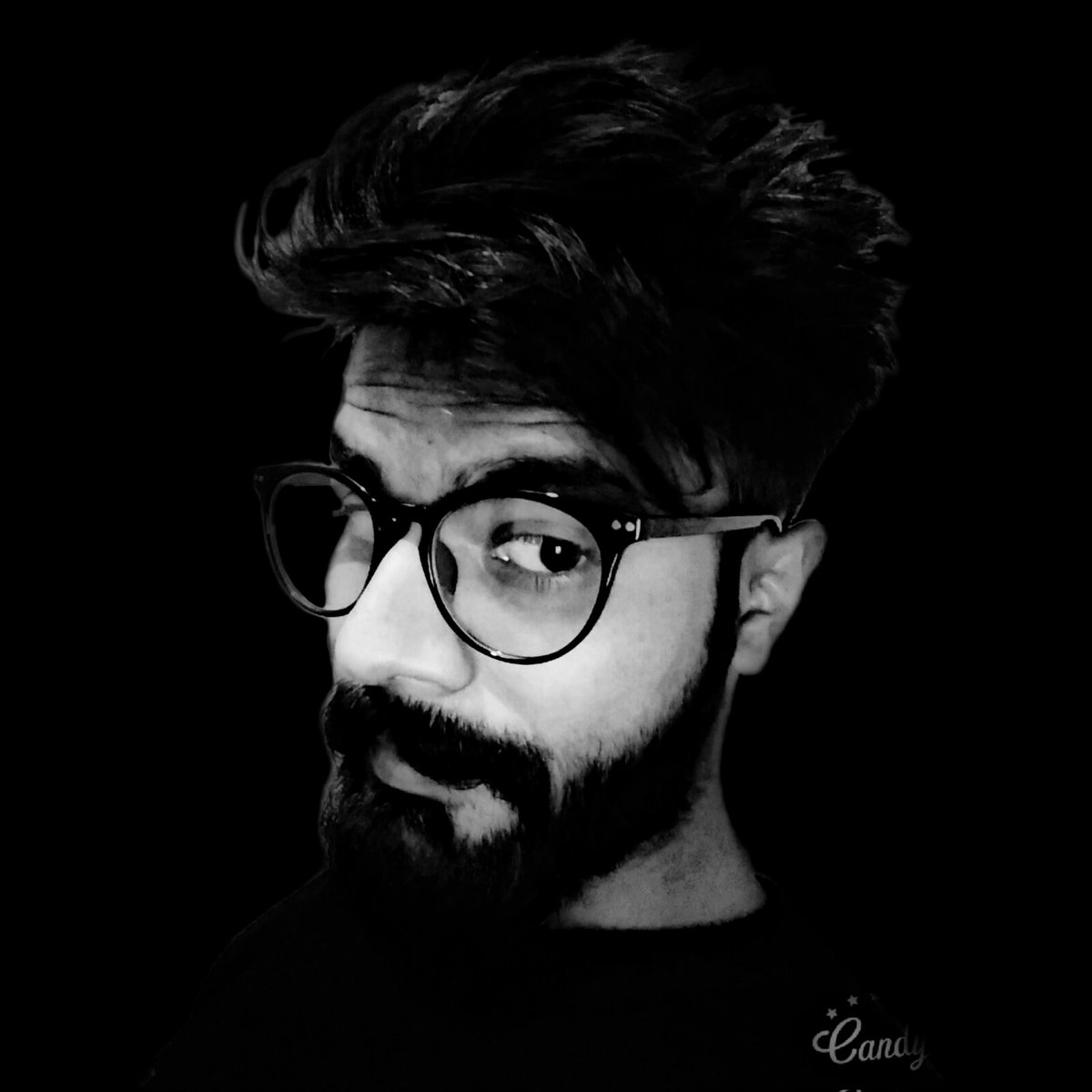 honcheeofficial's tweet photo. Black ❤
. 
. 
. 
. 
#black  #photography #photoshoot 
#beard #hairstyles https://t.co/1YEpK2fLjN
