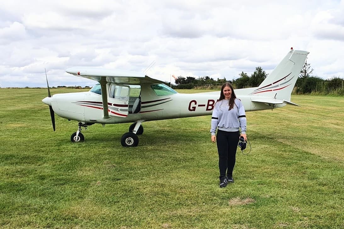 ChloeBanham's tweet photo. Got to do this today 💜

#Flying #FlyingLesson #Plane #LightAircraft https://t.co/eZcsDssOd6