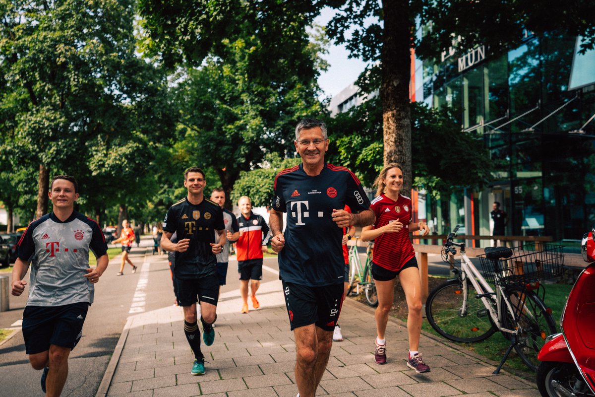 FCBayernBR's tweet photo. #Anúncio | Conseguimos! 💪
Juntos percorremos quase 2⃣ milhões de quilômetros no desafio #FCBayernWorldRun, superando a nossa meta que era de 1,5 milhão! 👏🔥
#SomosFCBayern #AudiFCBTour https://t.co/jXOZZHsBKp