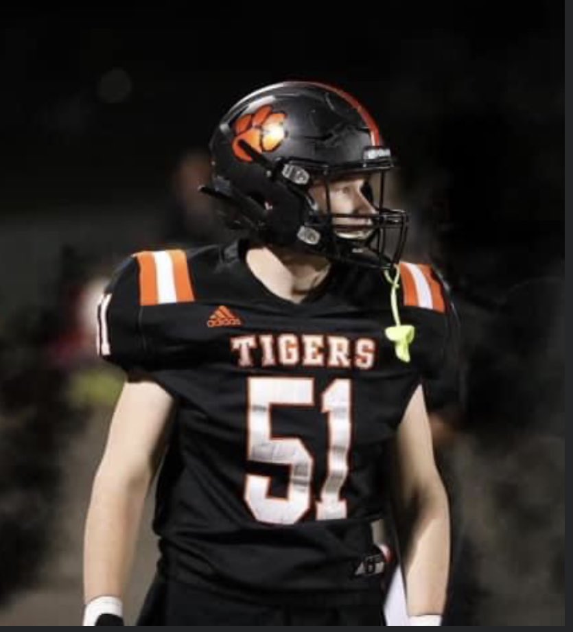 timothyhobbs10's tweet photo. Ready for Friday Night Lights https://t.co/heHhQBja4P