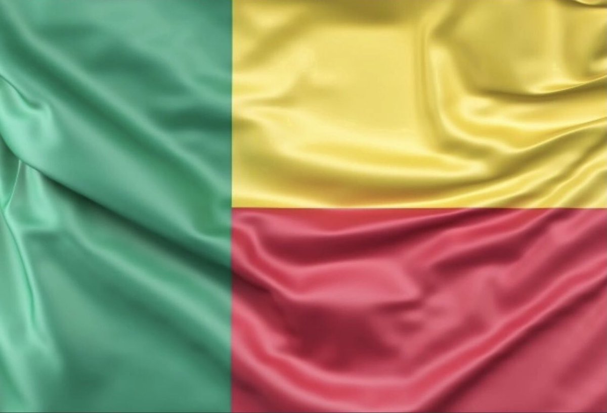Checocuscus's tweet photo. The flag.                     The face https://t.co/DY4qkwIunV