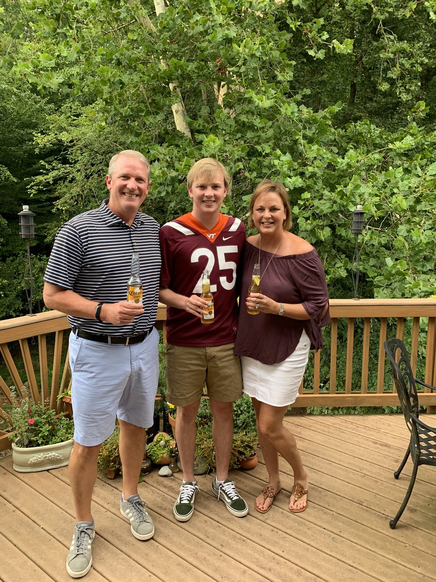 rob_hepler's tweet image. Happy birthday @cole_hepler. I’m so glad we were able to enjoy your 21st birthday with you and celebrate with your first beer. 🤪