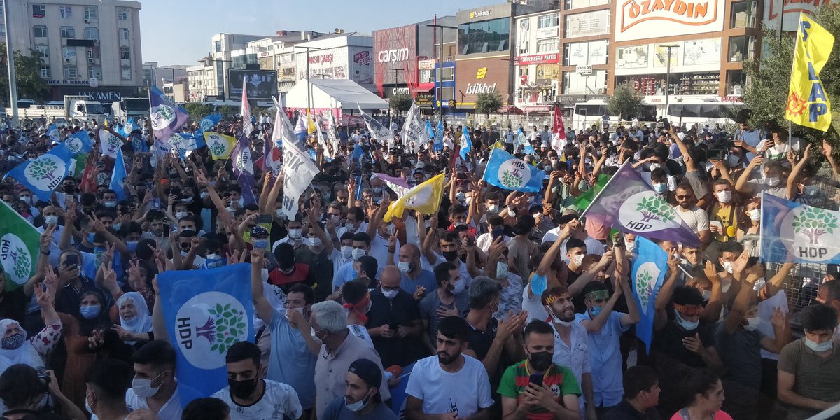An itibariyle ESENYURT meydanı
'HDP halktır halk burada'
#hdpliyizheryerdeyiz
#hdphalktır