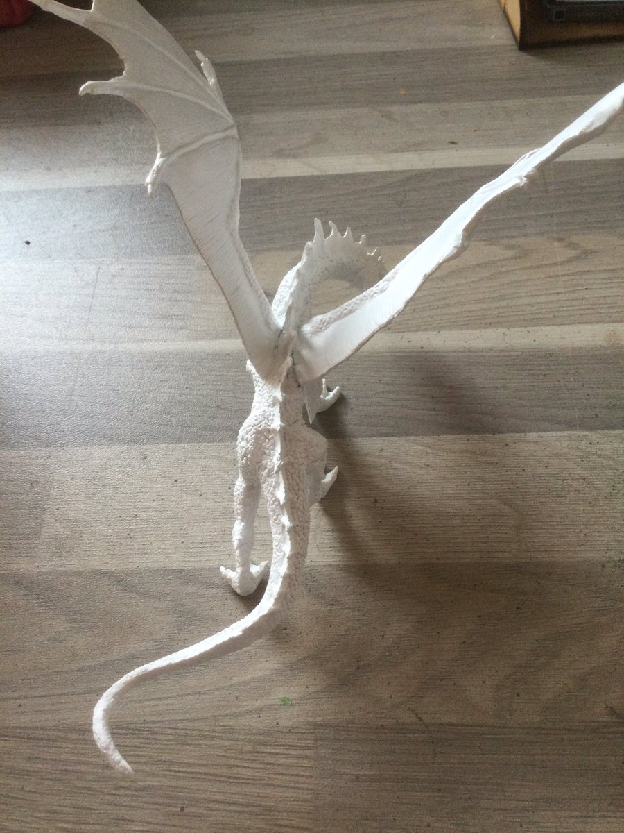 tiffanyszoneuk's tweet photo. Dragon has had the wing gaps filled and a white undercoat. Now I need to watch loads of YouTube vids to learn how to paint an Ice Dragon. #dnd #dnddragon #icedragons #icedragon #fantasydragon #rpgdragon https://t.co/YbhsKy86Vw