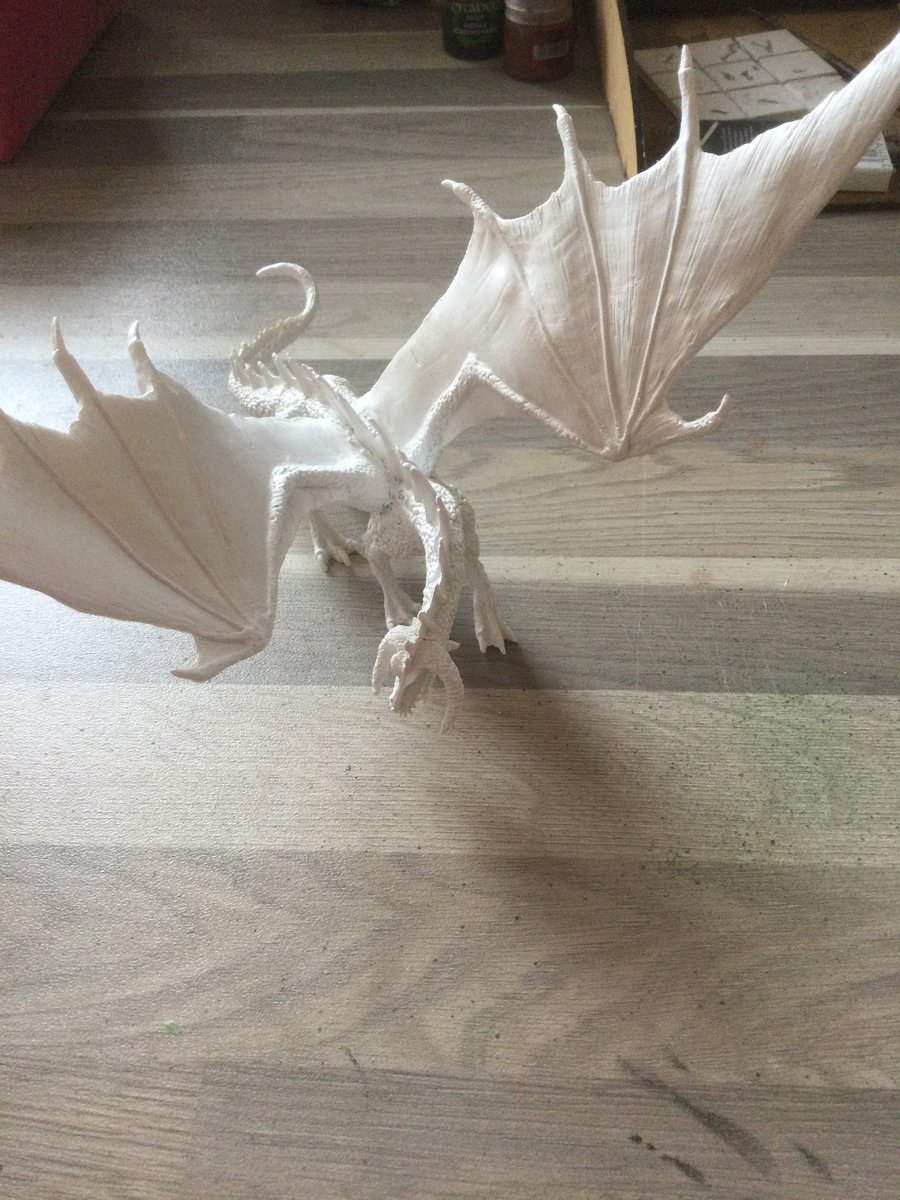tiffanyszoneuk's tweet photo. Dragon has had the wing gaps filled and a white undercoat. Now I need to watch loads of YouTube vids to learn how to paint an Ice Dragon. #dnd #dnddragon #icedragons #icedragon #fantasydragon #rpgdragon https://t.co/YbhsKy86Vw