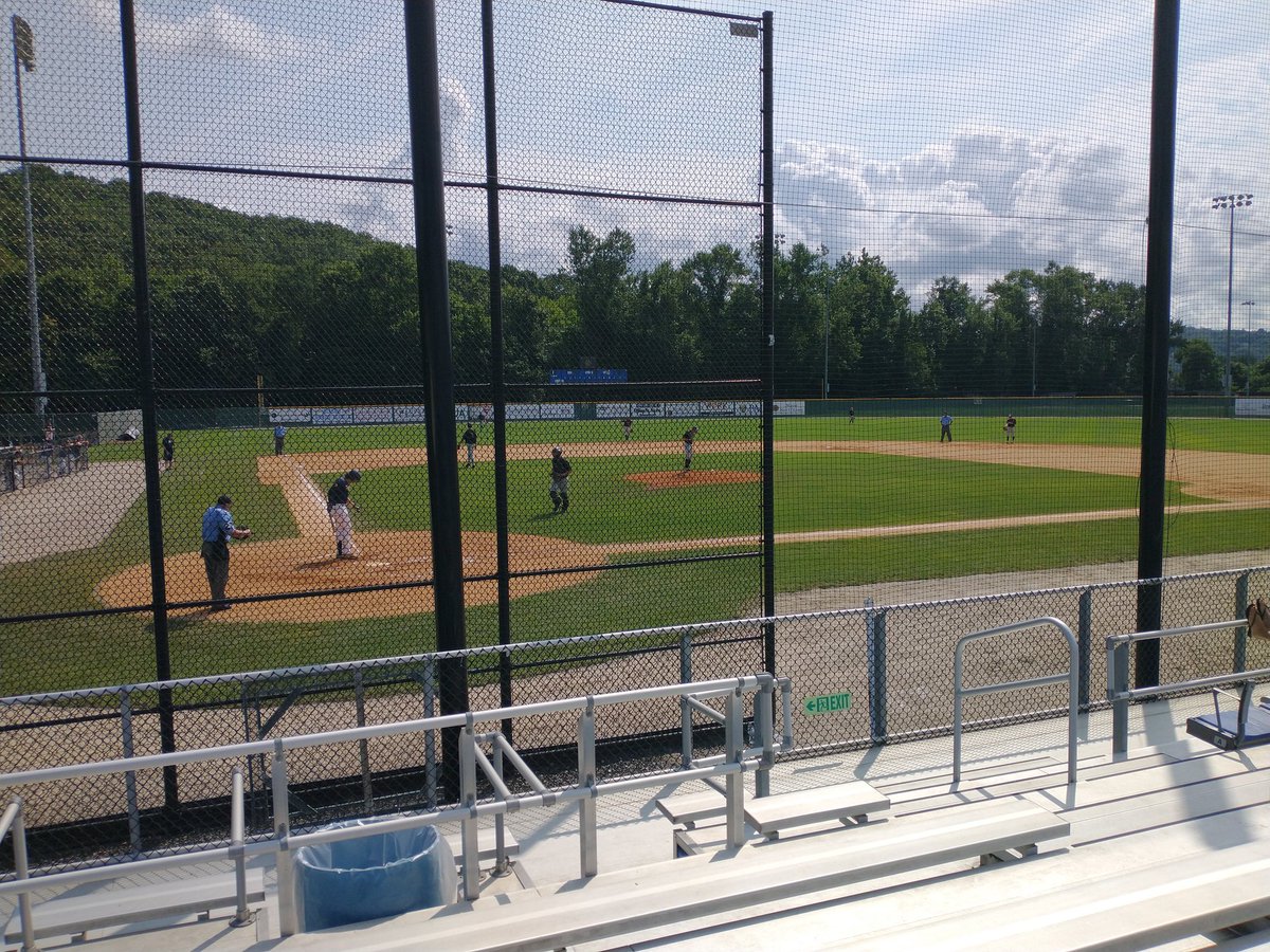 Checking out the baseball I remember on championship Sunday at Mantle World Series @MmwsSocial - get him on move him over runner in motion fly ball scores him - that game doesn't exist anymore on professional level