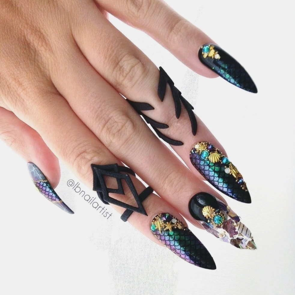 RogueAndWolf's tweet photo. Mermaid nails!! 🧜‍♀️😍✨⁠
⁠
Aren't these absolutely magical? Shown here with our SpiderSilk Midi Ring &amp; Obey Midi Ring for extra witchy vibes!⁠
⁠
⁠
⁠

#rogueandwolf #alt #alternative #goth #gothic #witchy #claws #longclaws #nailartist #naildesign #… https://t.co/pudk041iFr https://t.co/Upl9F2TIUR