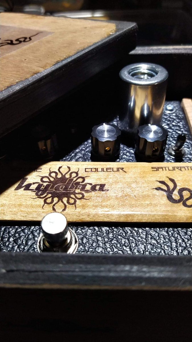 Octopus_Effect's tweet photo. Hydra préampli 100% à tube en version spéciale.
#pedaleffect #guitar #guitarist #handmade https://t.co/9ePAQTc6sl