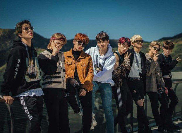 auorahong's tweet photo. one of my fav ot8 pictures like…DO YALL SEE MINGI AND JONGHO THEY LOOK SO COOL https://t.co/ociBgA7LB9