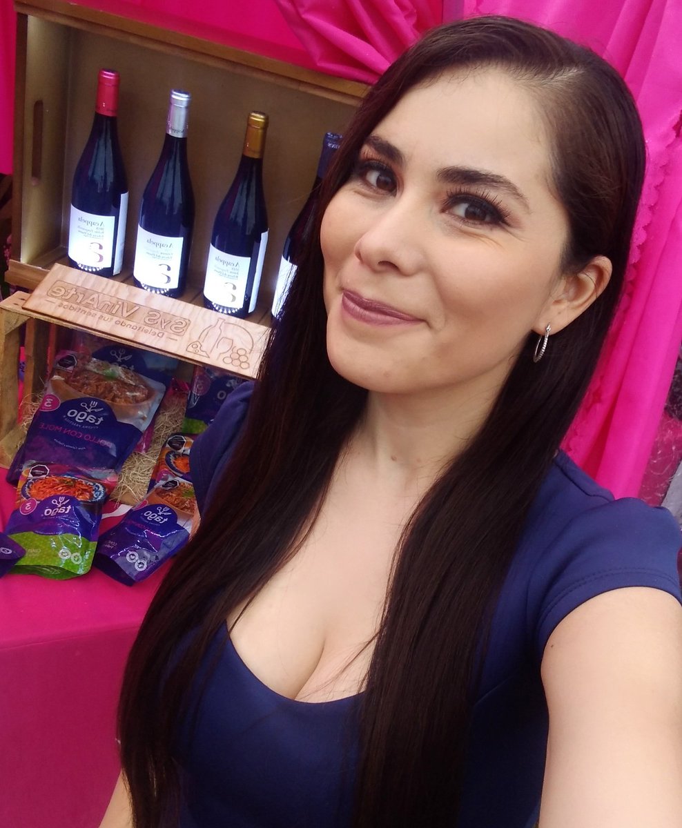 almavatv's tweet photo. Festival #Intervinos
Gracias por invitarme
"La Taberna del Chamán"
@latabernadelchamanmx
#sysvinarte
#DoñaMacabra 🍺🍻
#Acappela 🍷
Hidromiel #Frigg 🥂
https://t.co/9SK6DgHeuu
https://t.co/9QLgEKnI4v https://t.co/aP4vNO17g7