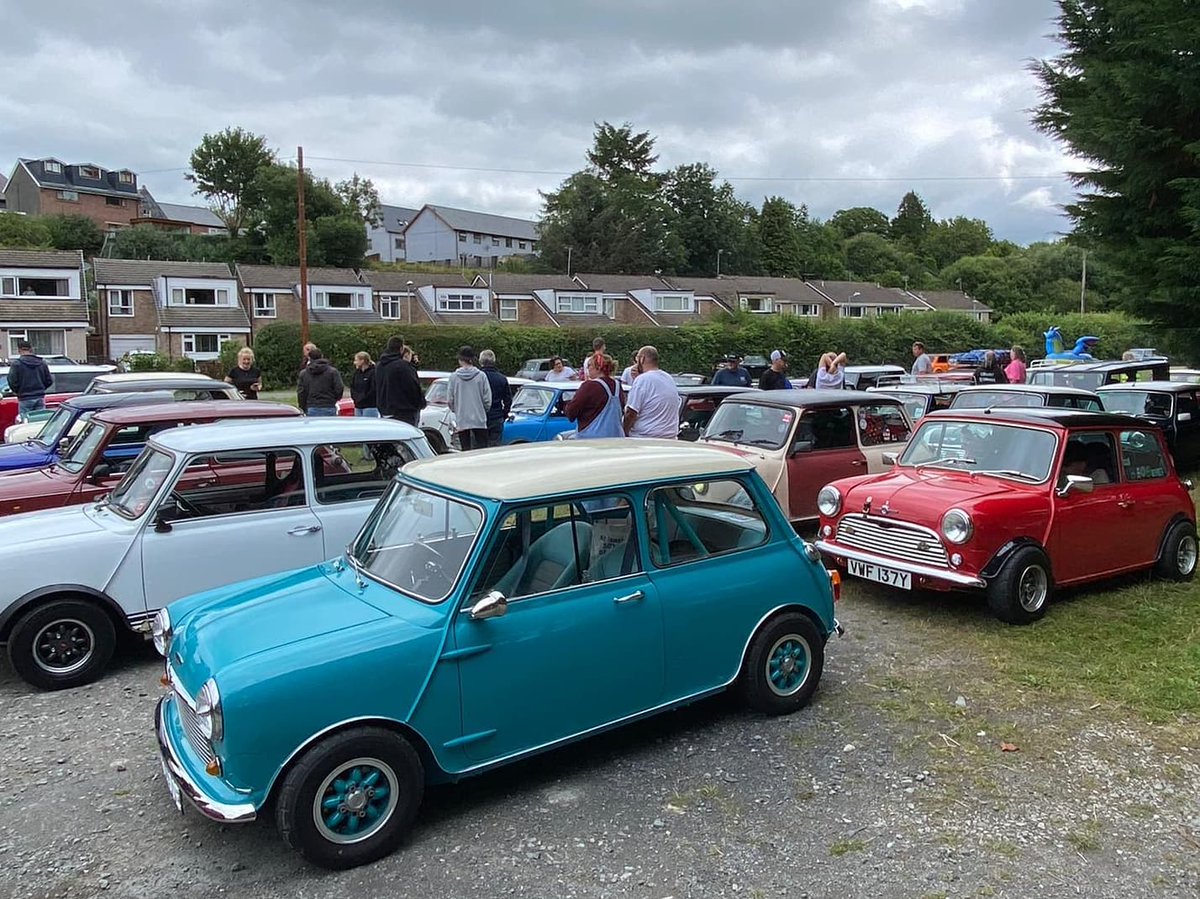 elecclassiccars's tweet image. The Tesla powered Mini has been making some new friends this weekend. 😎👍 #electricmini #mini #classicmini