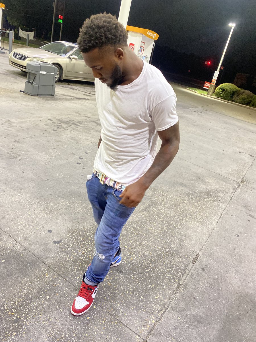 dreamsmoremoney's tweet image. I got way More Money than Followers Guess im doin sum right 🧡🍊