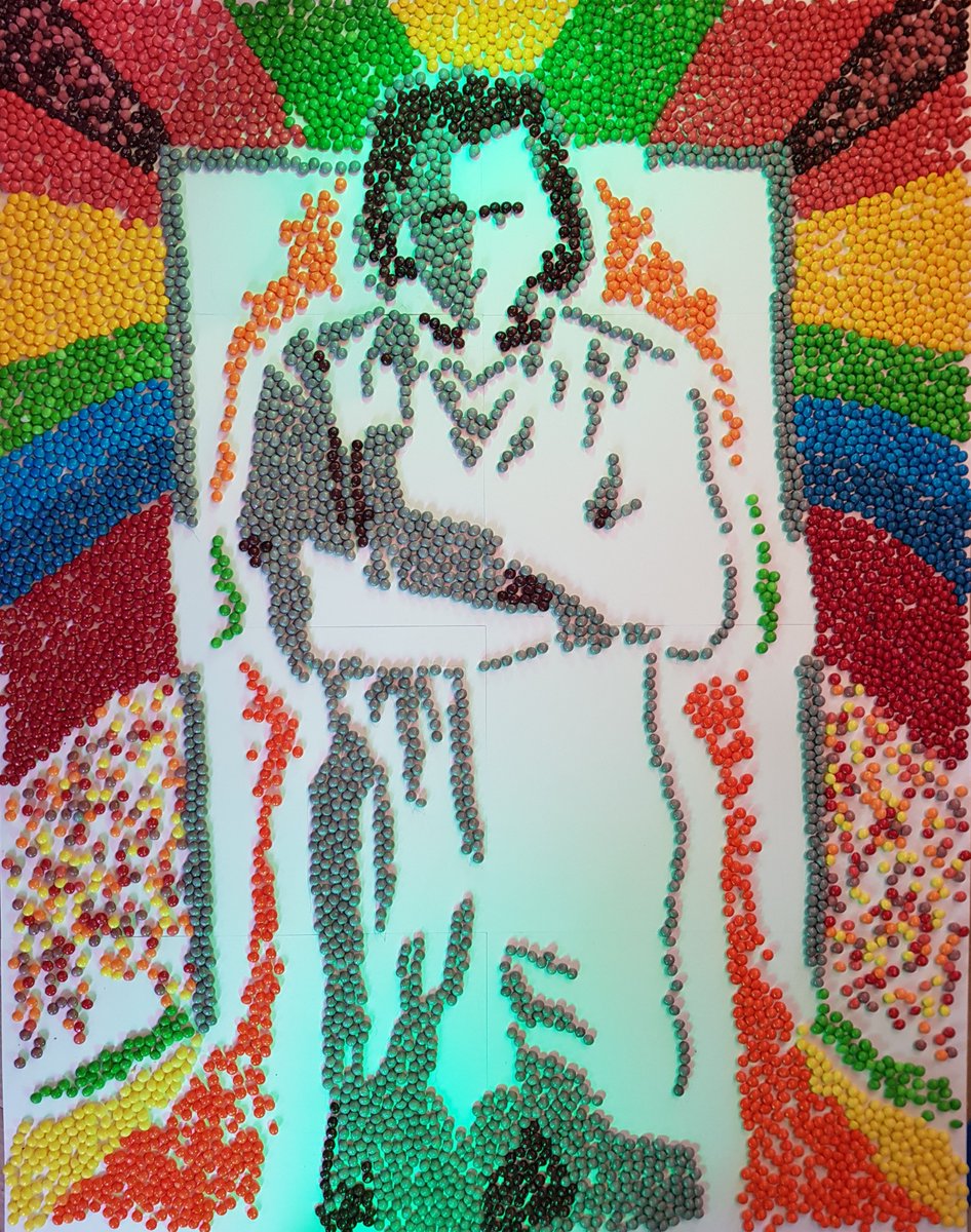 When @Gish said do a @skittles #Loki, we knew we had to do an (almost) lifesize @TWHiddleston 😘 Sorry @MMsChocolate, #pride #Skittles for the win!! 
🌈🦄🌟 
#GISH #GISH2021 #TeamMamaCas #MamaCas2021