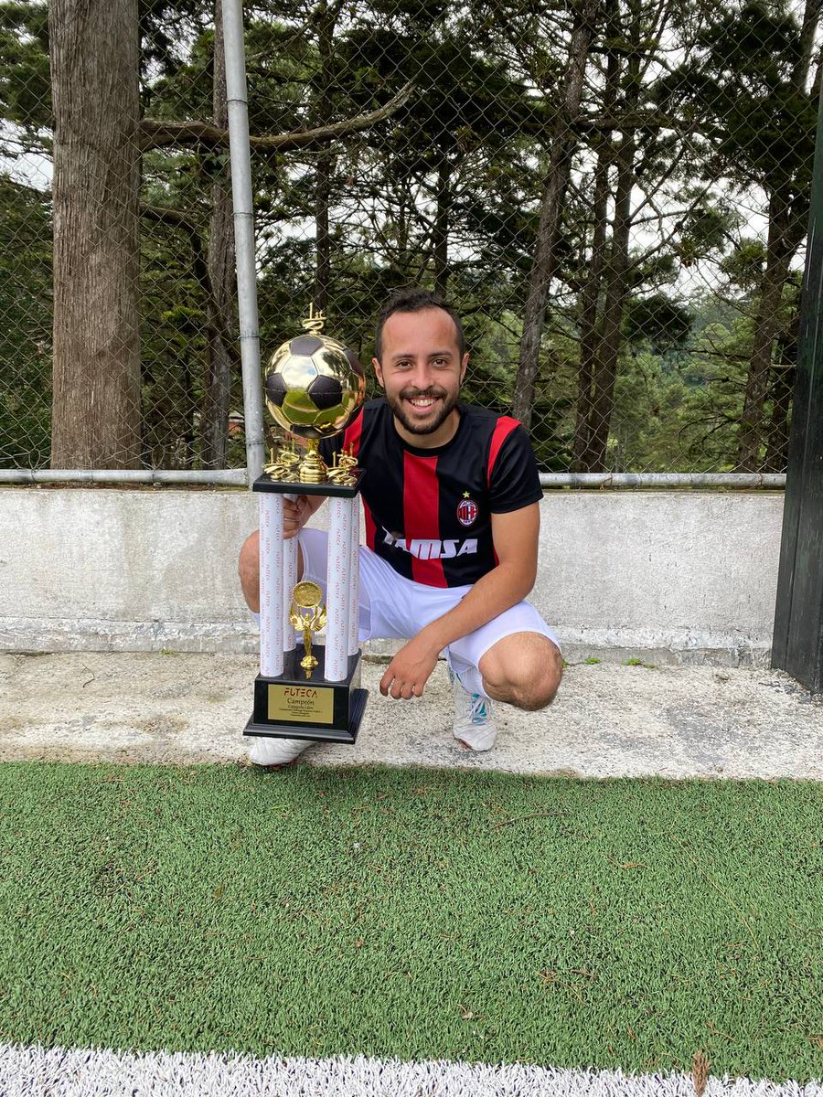 BrandonRuano3's tweet photo. Esto es lo que más amo y no se imaginan lo FELIZ QUE SOY ❤😍🏆🔥
CAMPEONES, CAMPEONES, CAMPEONES 🏆🏆🥳🥳⚽️⚽️
#Fut11 #campeones #futeca #felicidad https://t.co/Txo2CjtYSQ