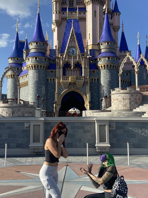 #HappyNationalGirlfriendDay or should it be #HappyNationalWifeDay I love you @ShotziWWE !!!!! 💍😂 https://t<a href="/tag/happynationalgirlfriendday"class="tags">#HappyNationalGirlfriendDay</a><a href="/tag/happynationalwifeday"class="tags">#HappyNationalWifeDay</a>