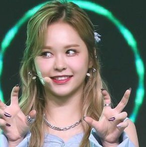 tiny__eu's tweet image. #이유 #EVERGLOW #에버글로우 @EVERGLOW_twt