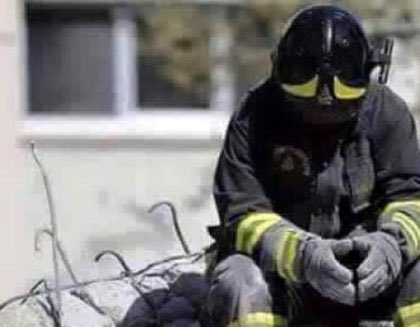 Cgil VigilidelFuoco (@fpcgilvvf) on Twitter photo Ci sono cose che possiamo fare solo noi, i Professionisti del Soccorso.
I Vigili del Fuoco sono INSOSTITUIBILI; solo un Vigile del Fuoco può sostituire un altro Vigile del Fuoco.
Continua a leggere: facebook.com/19128119121713… Ci sono cose che possiamo fare solo noi, i Professionisti del Soccorso.
I Vigili del Fuoco sono INSOSTITUIBILI; solo un Vigile del Fuoco può sostituire un altro Vigile del Fuoco.
Continua a leggere: facebook.com/19128119121713…