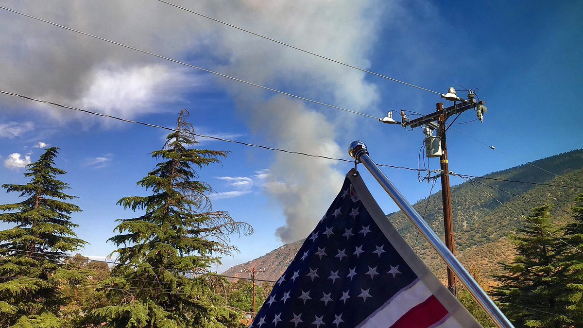 CaLandBird's tweet photo. Great job yesterday thanks for once again keeping us safe #HungryFire #California #brushfire #wildfire #gorman https://t.co/Cu58hceqPx