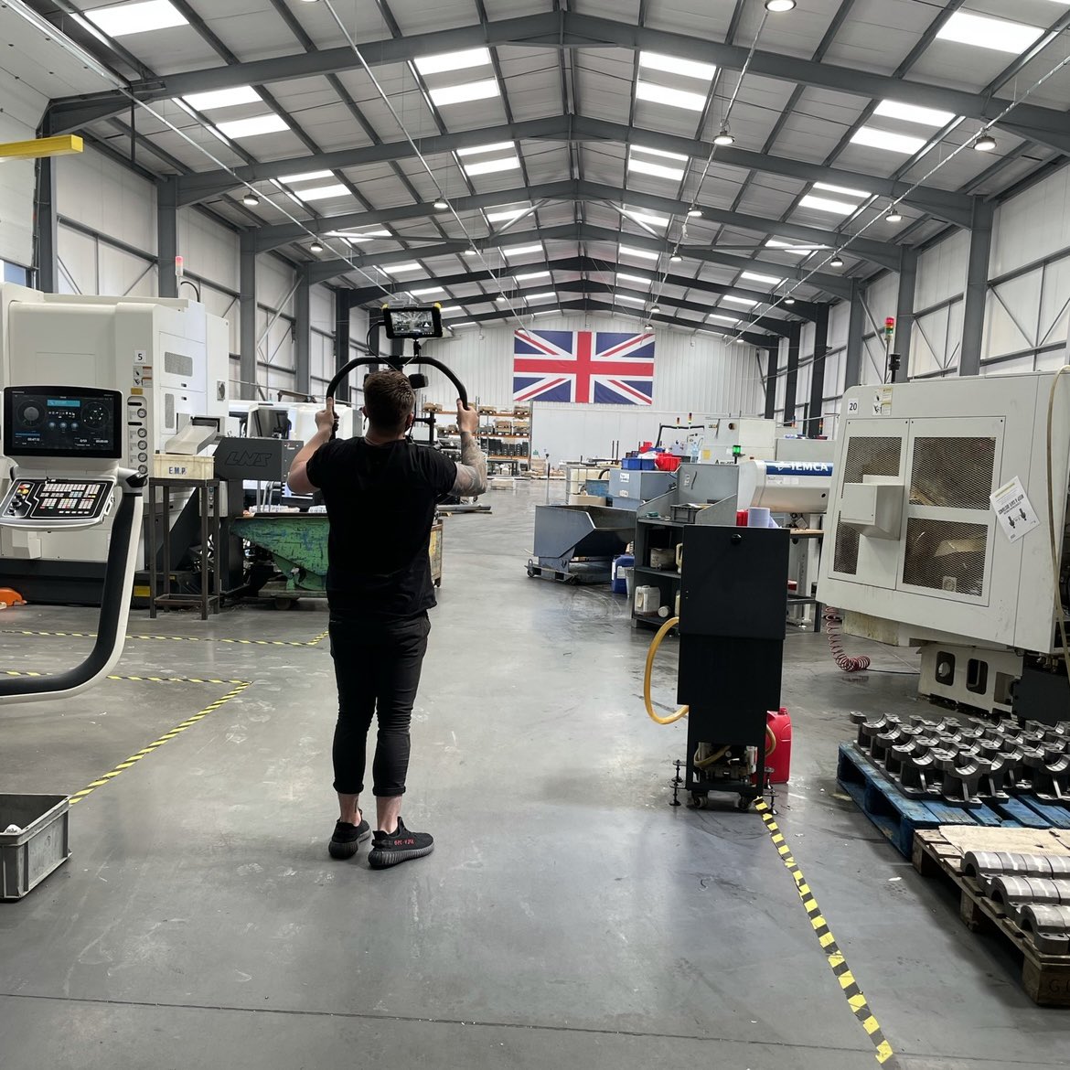 E3DOnline's tweet photo. #BehindTheScenes on our latest video shoot 🎬. We've always wanted to make a display out of nozzles and heastinks, what d'ya think? 👀
#3DPrinting #OEMPartners #Machining #MachinedParts https://t.co/QdwtapLLJK