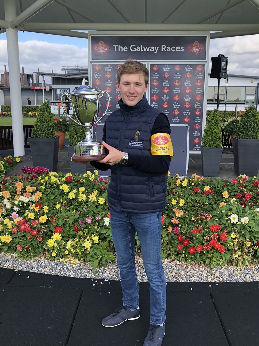 🏆Congratulations to @ctkjockey winner of inaugural The Pat Smullen Perpetual Trophy for Leading Flat Jockey at our Summer Festival. ✨Very special. #GalwayRaces #Champion #PatSmullen #Friendships