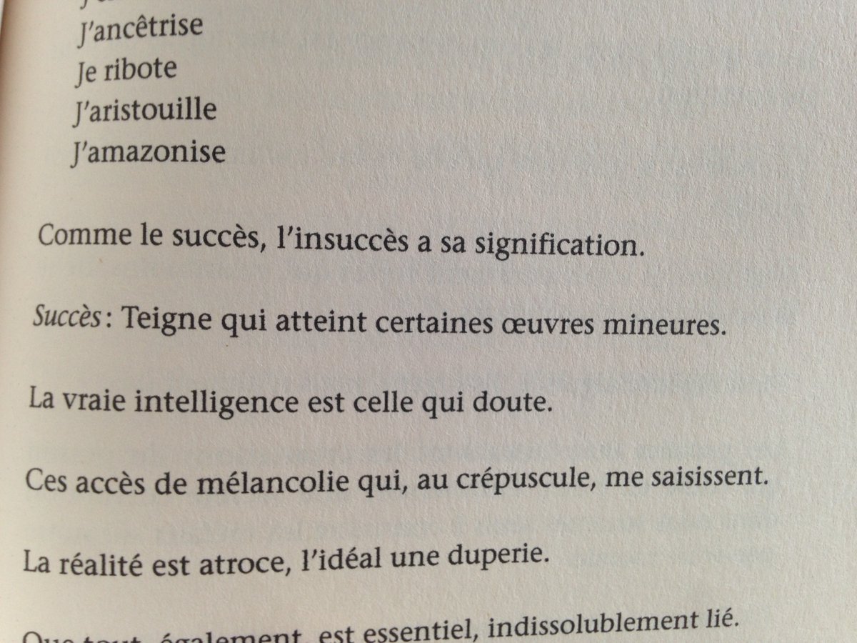 TEVaquette's tweet photo. Dans le même ordre d’idée, un autre correspondant m’envoie cette définition du succès et, surtout, un aphorisme qui suggère que mon insuccès puisse avoir une signification. Le tout par Calaferte en personne.
Champagne, de nouveau! https://t.co/POT3ITxhZK