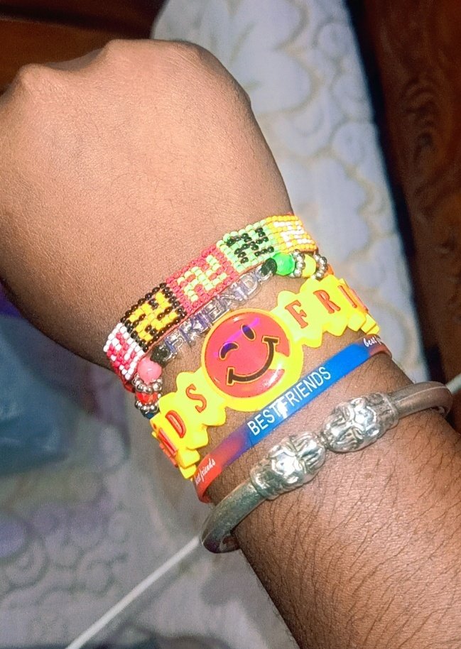 anuu_here_'s tweet photo. Call me old fashioned, it's okay..!! 
I still tie Friendship bands on Friendship day :) 
#FriendshipDay2021 https://t.co/gQlfC6Q2Z8