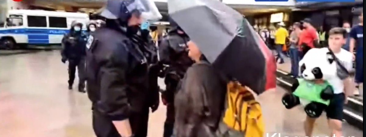 dontcallitsndng's tweet image. Holt den #Pandabären da raus ! ! ! 
#b0108 #Berlin #verhetzdichnicht #pandarmy
(Hell)