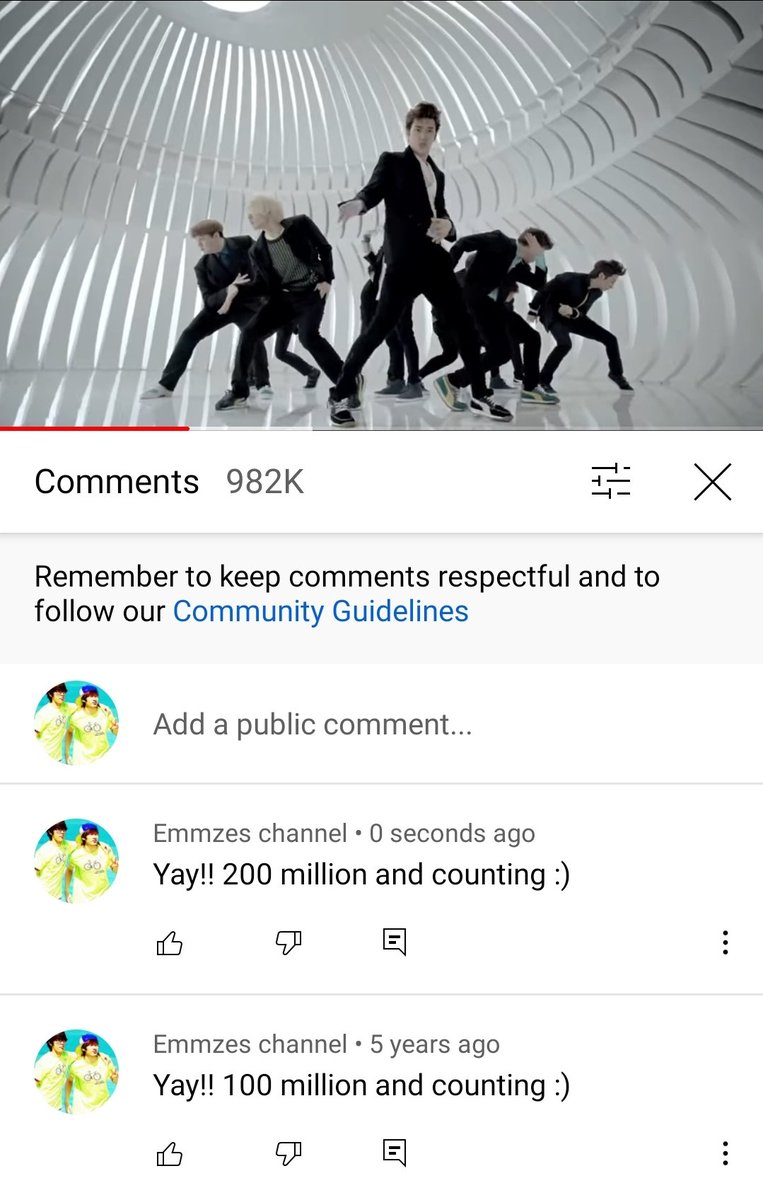 Emma5536's tweet photo. #MrSimple200M I posted the same comment after 5 years 💙 200 million and counting boys
#SUPERJUNIOR https://t.co/VVY5w7vUqL