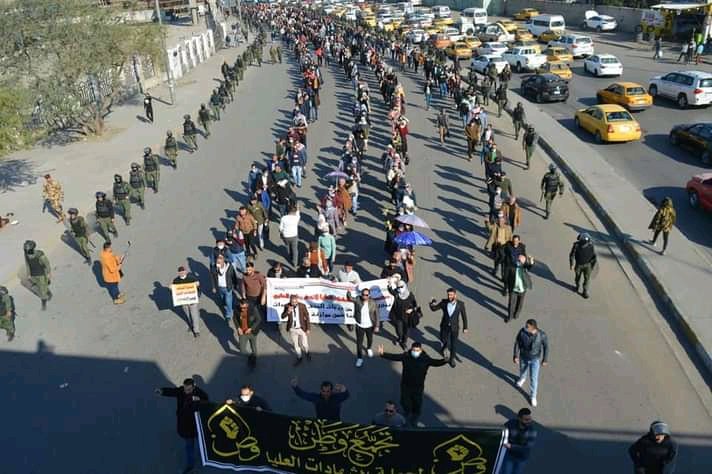 عقول تجوب الطرقات!
هذا حال حامل الشهادة العليا في العراق
#ارسلو_درجات_الشهادات