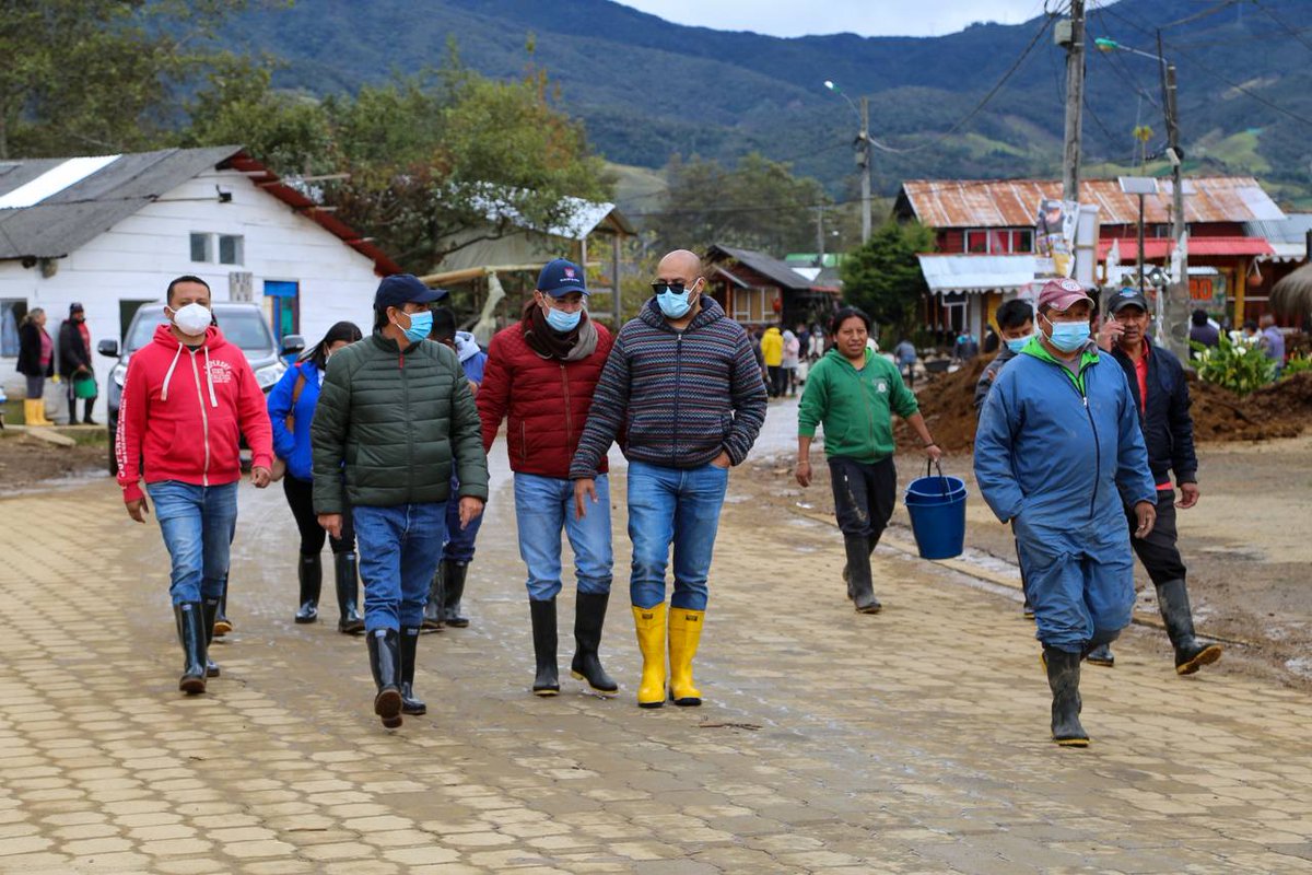 alcaldiapasto's tweet image. #Hoy después de 15 días de trabajo entre los habitantes y las autoridades, este lugar emblemático y turístico de #Pasto esta listo para recibir a sus visitantes.

La laguna de La Cocha, un patrimonio natural de #LaGranCapital, los espera.

Juntos por la reactivación económica