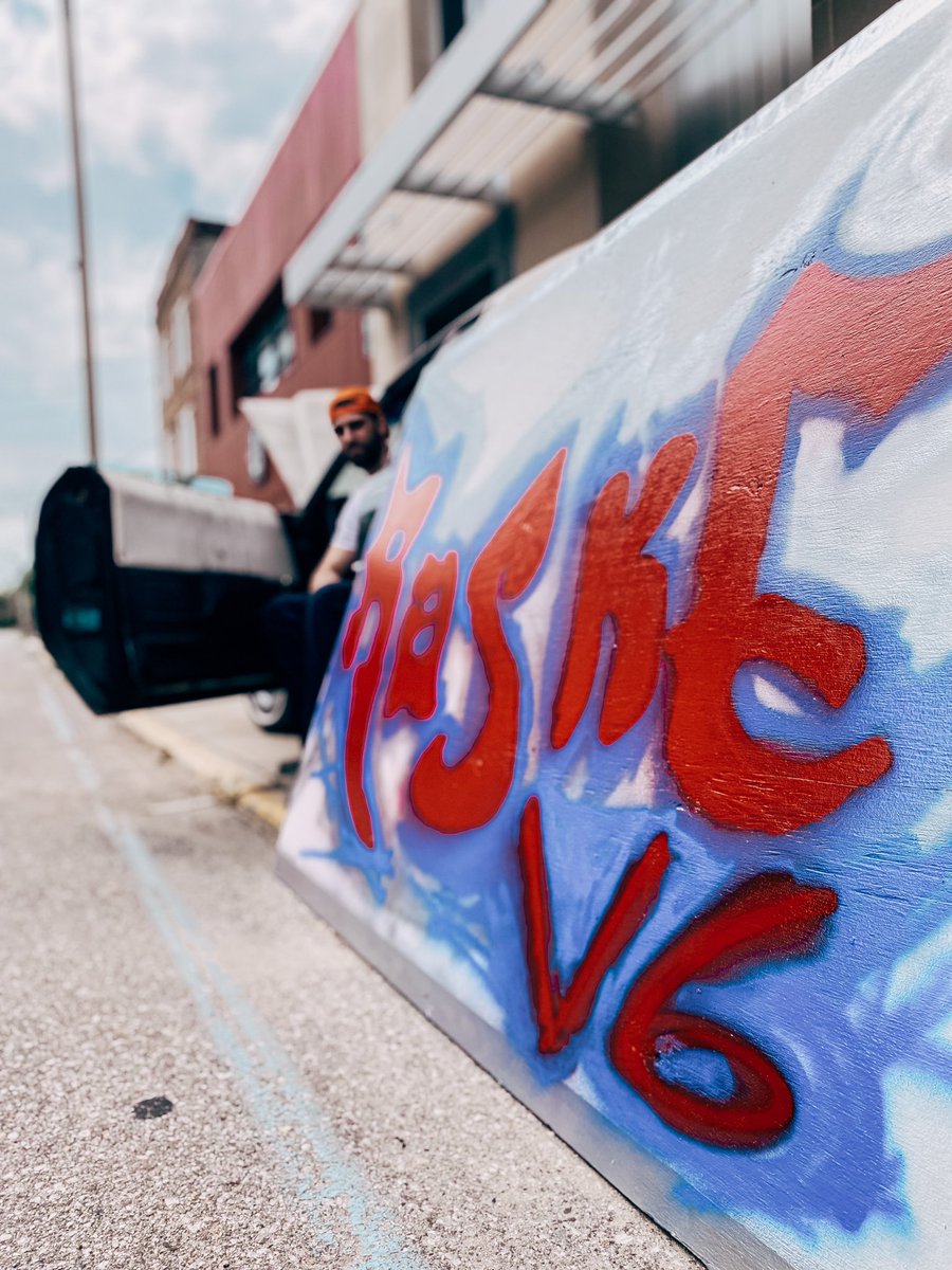 bluecollarraske's tweet photo. Glizzy Fest 2021🌭🏁 #mechanicdontpanic #1972impala https://t.co/qeZyRNex59