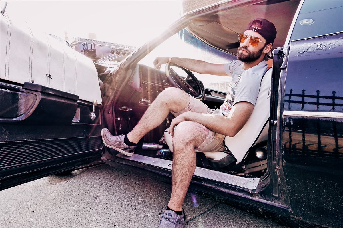 bluecollarraske's tweet photo. Glizzy Fest 2021🌭🏁 #mechanicdontpanic #1972impala https://t.co/qeZyRNex59