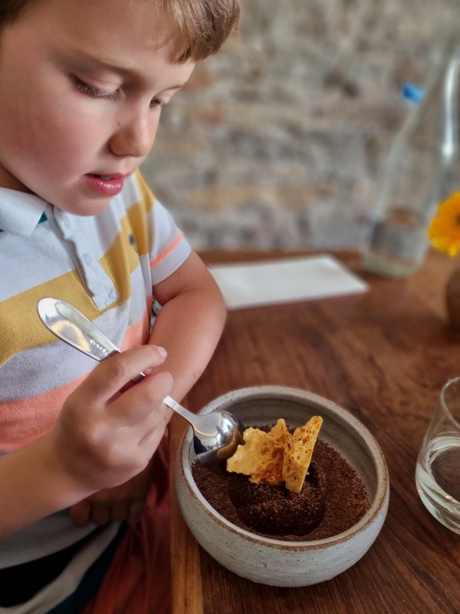 Top lunch at <a href="/RocketRye/">Rocket & Rye</a> today! Pudding was the highlight for wee Fergus. IOW Tomatoes were mine. <a href="/J0hn_Cook/">John Cook</a> food always let's the produce sing with minimum fuss!