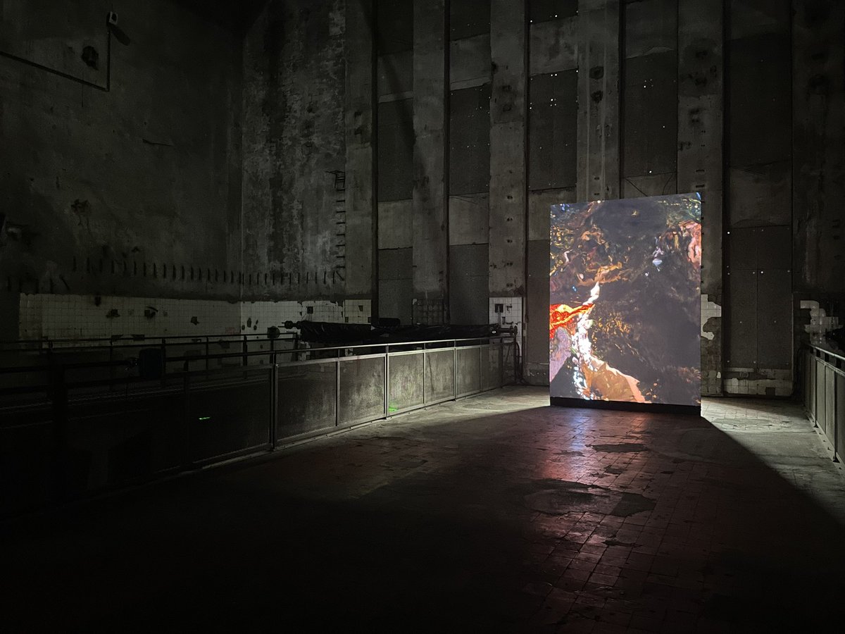 nadyakzmn's tweet photo. A synergy of sound and image. “Berl-Berl” by Jakob Kudsk Steensen at Berghain. https://t.co/8tJtPCQypu https://t.co/iY41pRPYW3