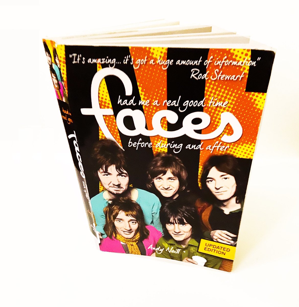KeananDuffty's tweet photo. Reading this great #Faces tome by the brilliant #AndyNeill courtesy of #MercerStreetBooks https://t.co/cna2uOfzHg