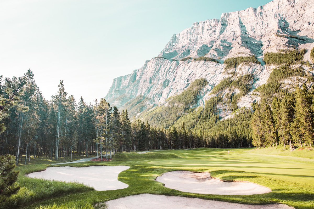 Is this real life or is this just fantasy? #golfinbanff #fairmontbanffsprings #golf