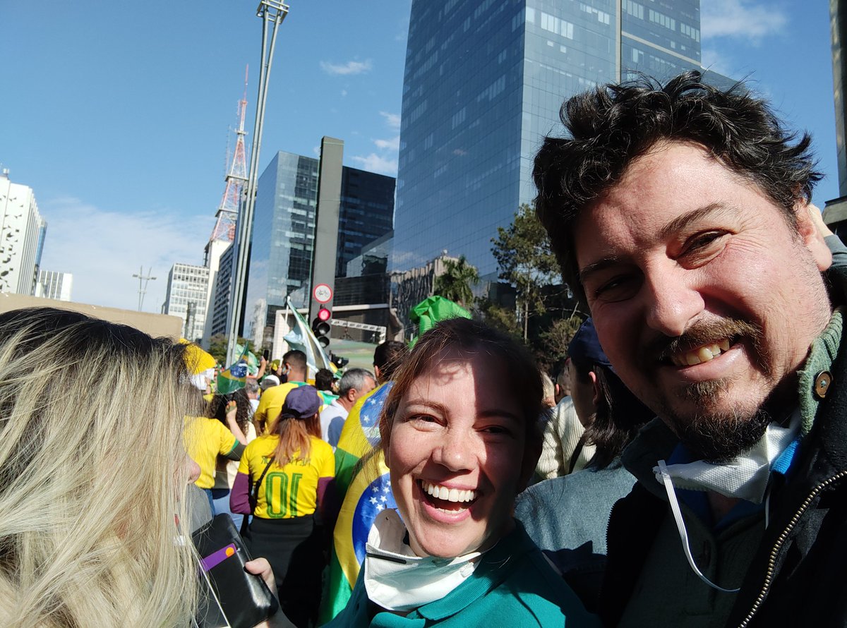 Hoje a defesa é pela base da Democracia , o Voto confiável e seguro!! Não tem direita ou esquerda. Se vc é EleNão, acorda!! Amanhã é sua liberdade que vai pro ralo seus burros! #VotoImpressoAuditavelJa2022  #VotoImpressoAuditavelJa #VotoImpresso