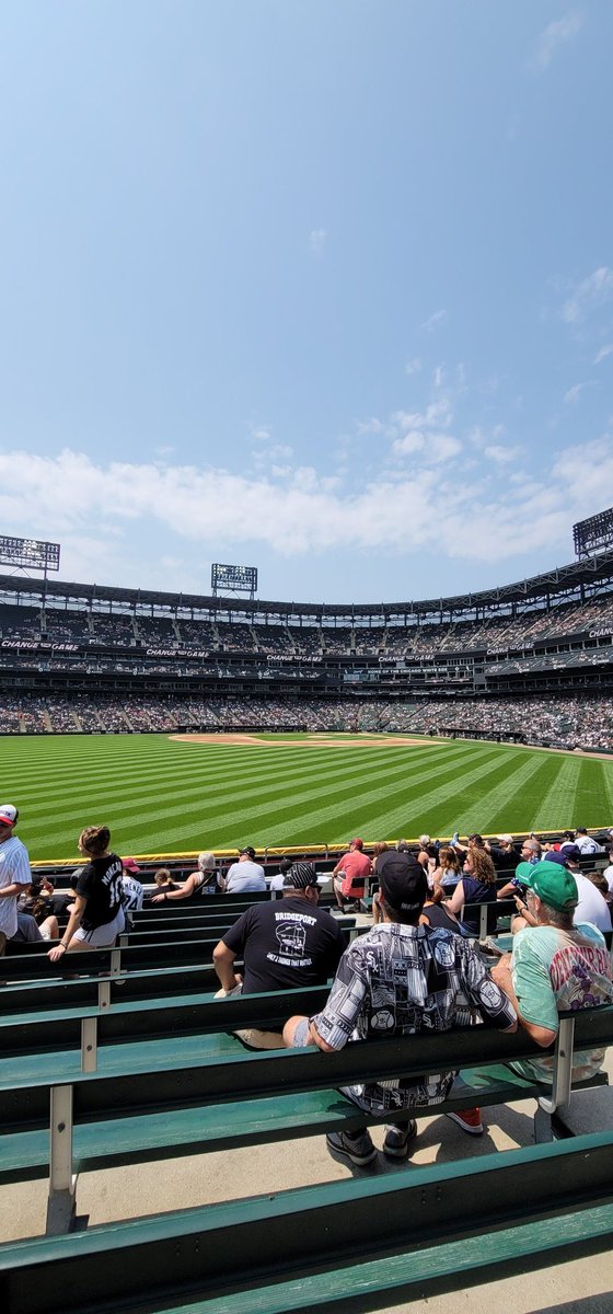 Alokin_4c's tweet photo. There's no place like home.
#TwiceInOneWeek #WhiteSox #SundayFunday https://t.co/2qCuTB3ybt