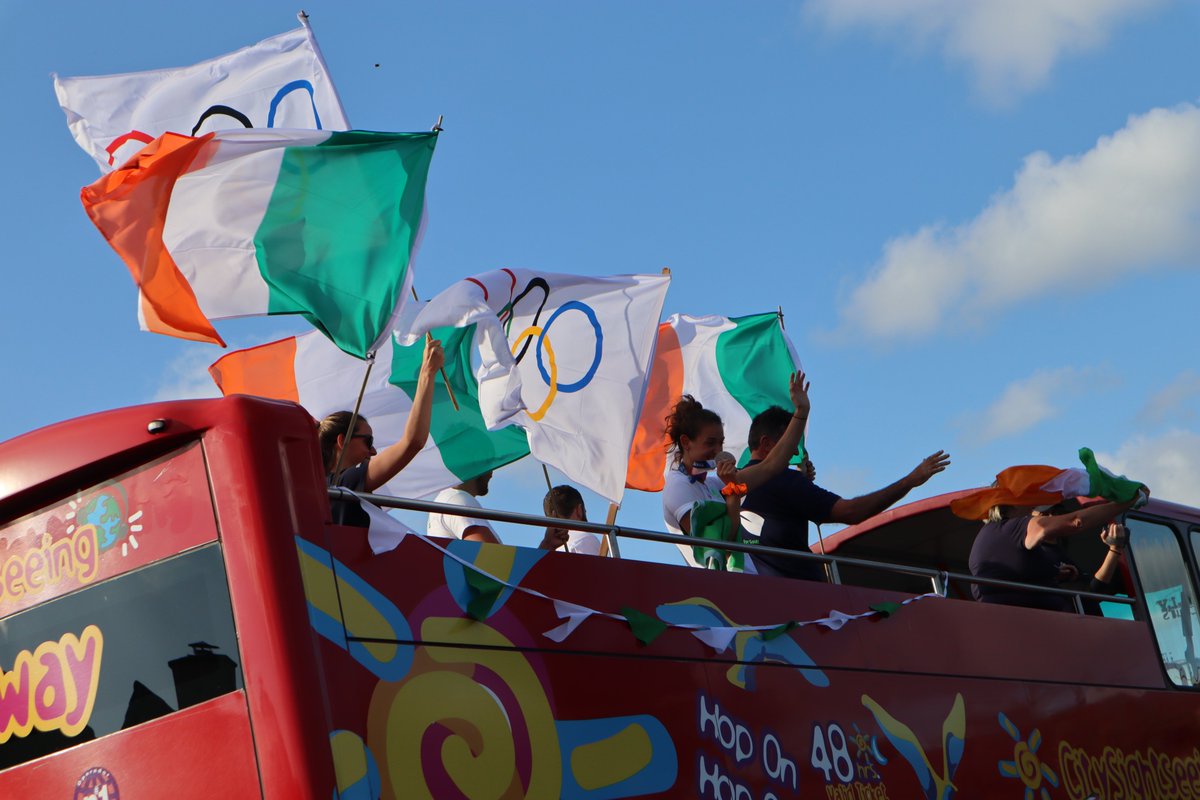Forget Tokyo, the real Olympic village is Moycullen this evening! A homecoming to welcome back rowing medallist Fiona Murtagh - not every day an Olympic medal comes through the parish. 
#Olympics #Tokyo2020