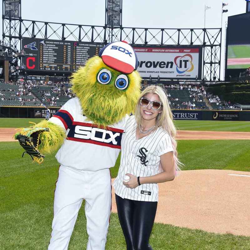 WWE Star Alexa Bliss Attends MLB Game; Meets Footballer Ronaldinho 2