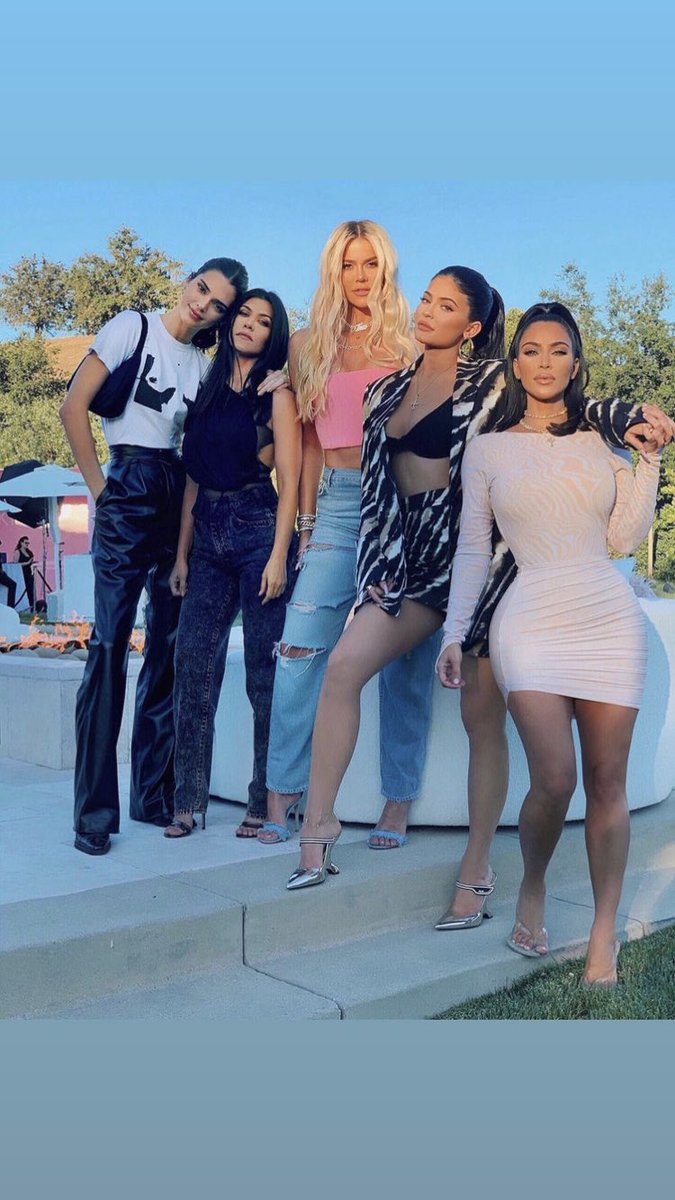 #NationalSistersDay 

Kim Kardashian | Instagram Stories