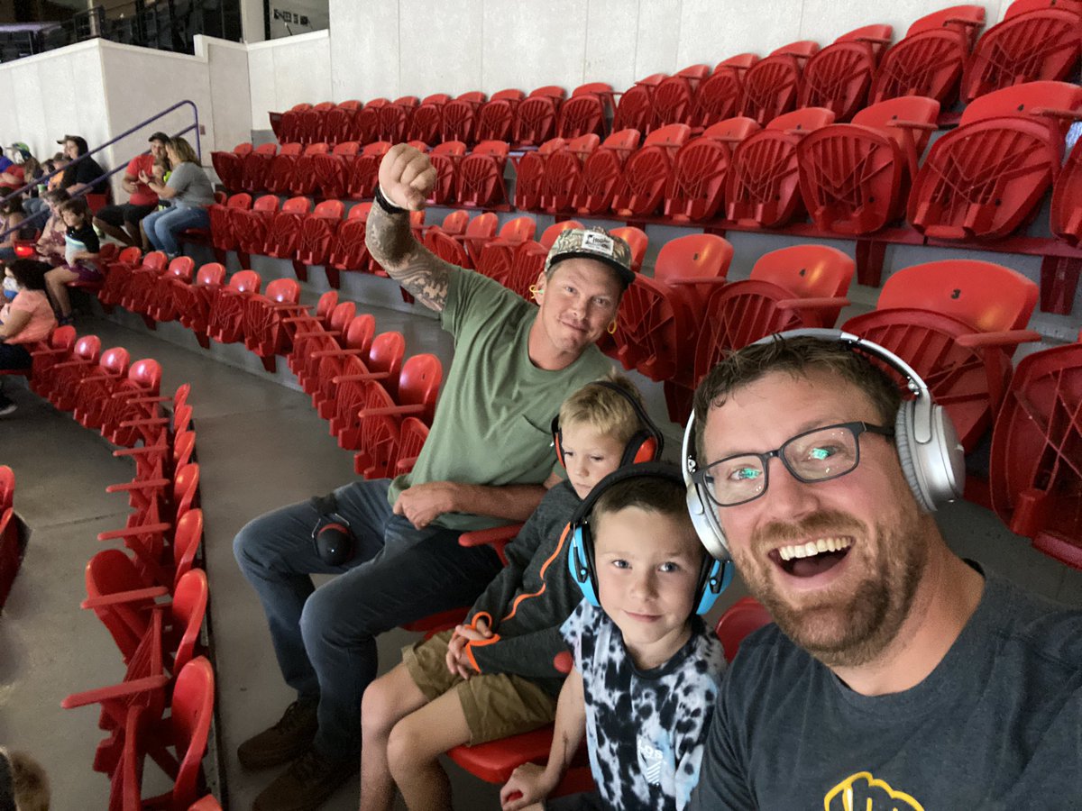 BPick66's tweet photo. In Green Bay for some monster truck action! #MonsterJam https://t.co/TKx3gcA3Tu