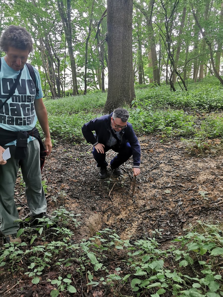 <a href="/domdyer70/">dominic dyer</a> <a href="/OxonBadgers/">Oxon Badgers</a> @OtlPodcasts Thanks for coming to see us Dominic really enjoyed catching up. Here you are at a badger sett! 😀
