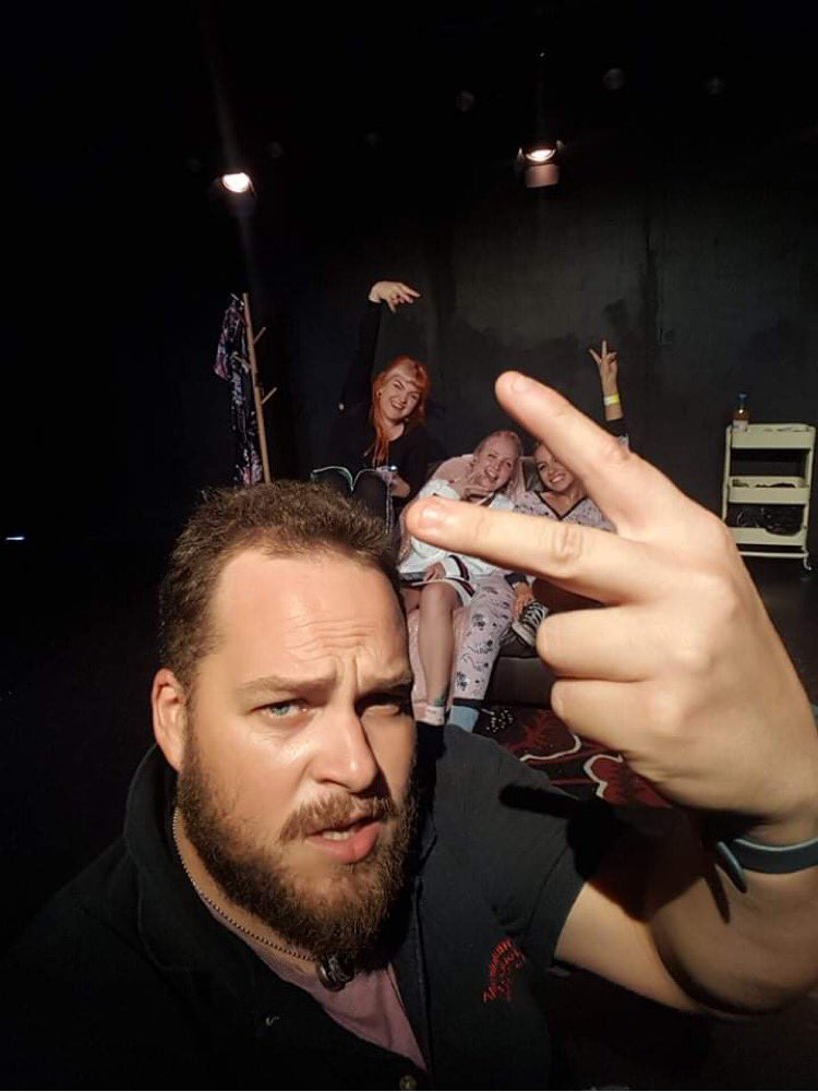 truthbetoldshow's tweet photo. Heeeeere we go! Cheers Pete! #truthbetoldshow #worcesterfringefest https://t.co/IxXdysJhkD