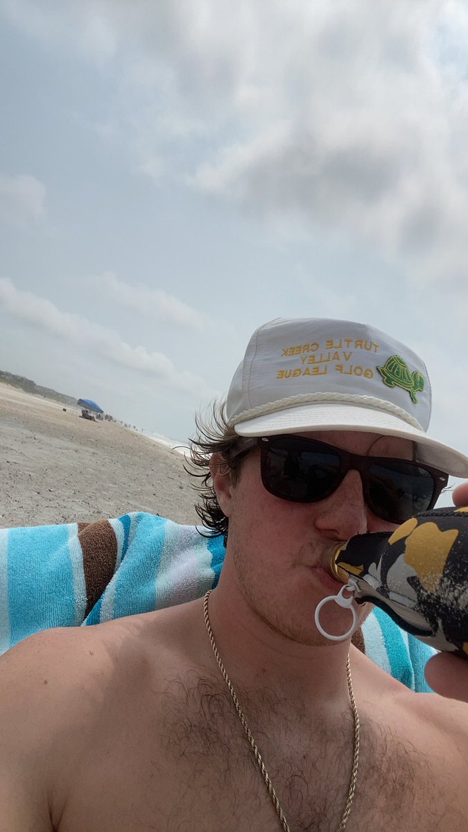 F1ckNalso's tweet photo. At the beach chillin #day1 https://t.co/Viz0wtofCE
